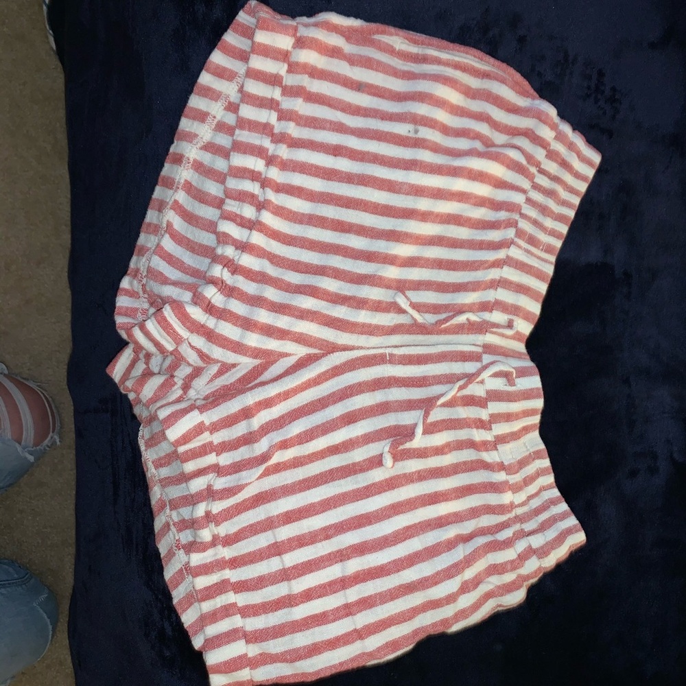 Red/White Stripped Shorts 🎪